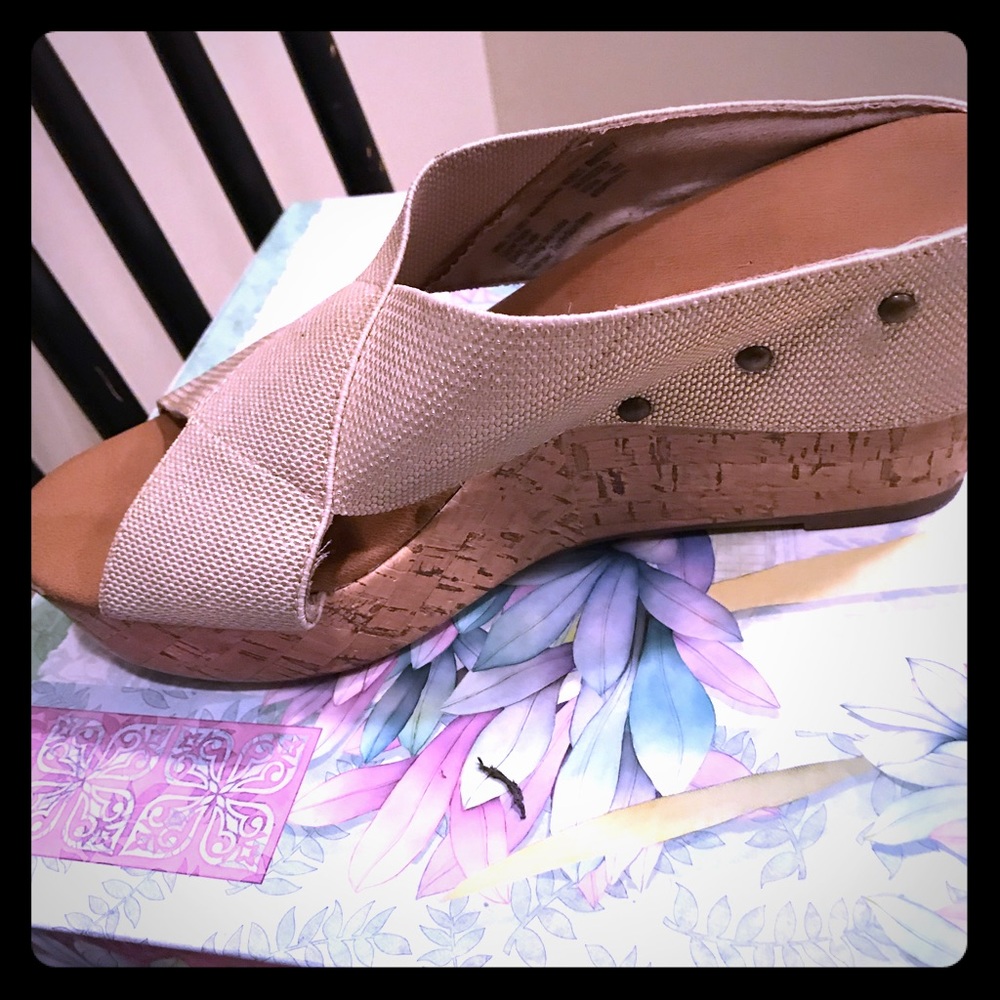 Burlap type wedge